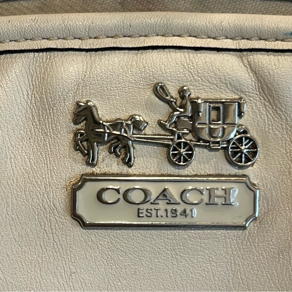 Coach 19624 Madison Tossed Laser Lindsey Satchel - Picture 4 of 12
